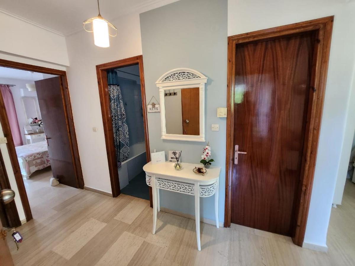 Queen Aspri Apartment 3' Min To The Beach! Antikyra Exterior photo