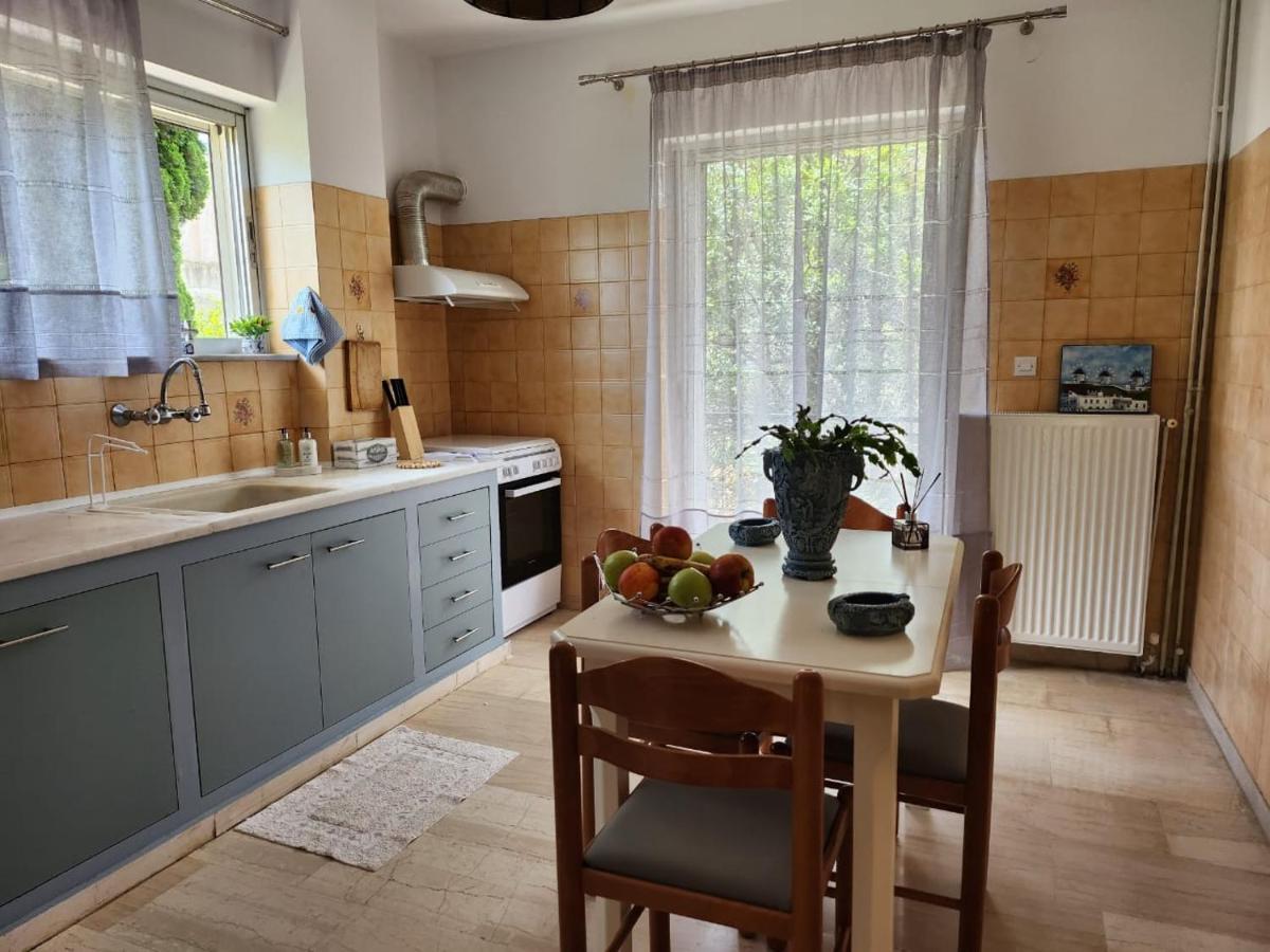 Queen Aspri Apartment 3' Min To The Beach! Antikyra Exterior photo